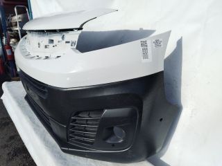 bontott OPEL COMBO Első Lökhárító (Üresen)