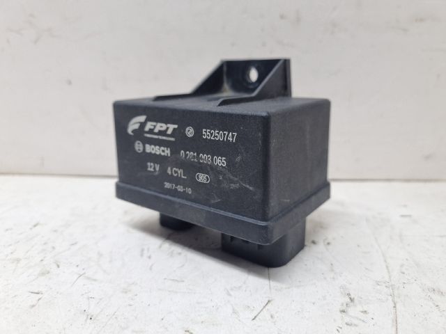 bontott OPEL COMBO Izzító Relé