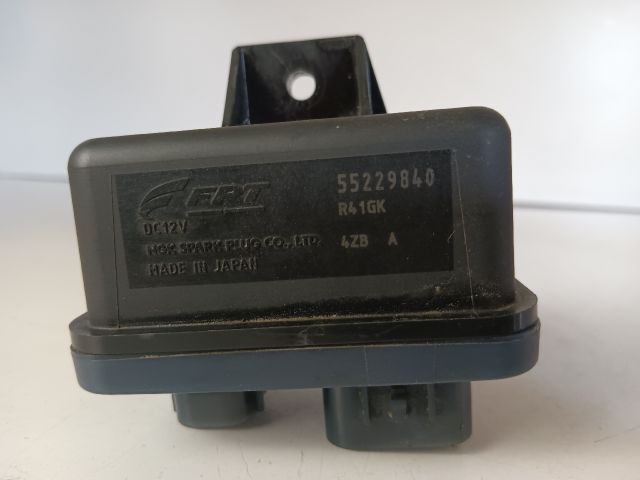 bontott OPEL COMBO Izzító Relé