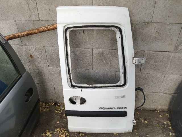 bontott OPEL COMBO Jobb Csomagtérajtó (Részeivel)