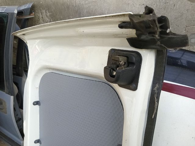 bontott OPEL COMBO Jobb Csomagtérajtó (Részeivel)