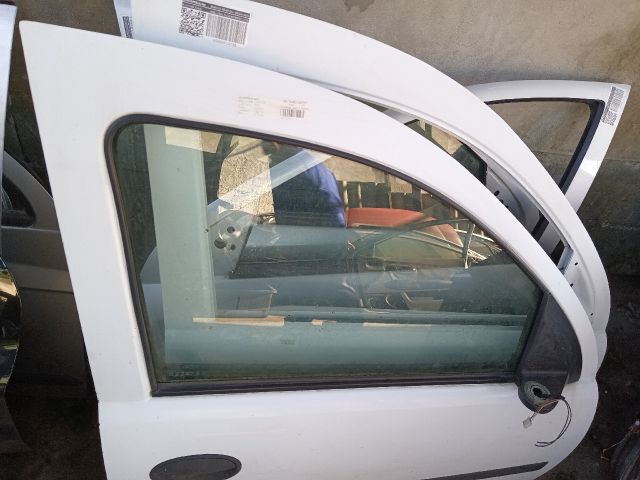 bontott OPEL COMBO Jobb első Ajtó (Részeivel)