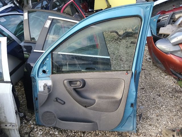 bontott OPEL COMBO Jobb első Ajtó (Részeivel)
