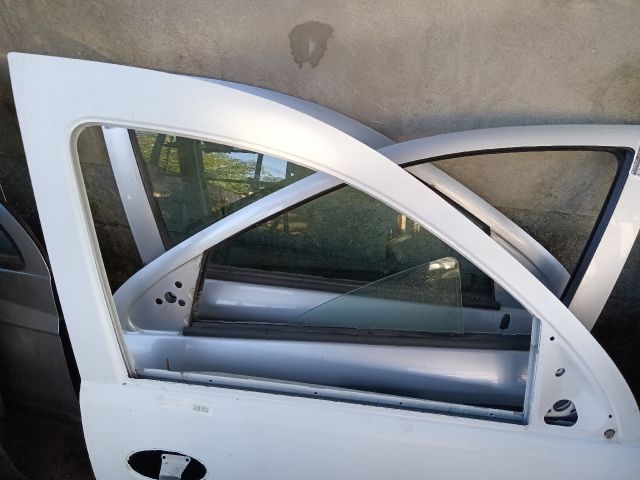 bontott OPEL COMBO Jobb első Ajtó (Részeivel)