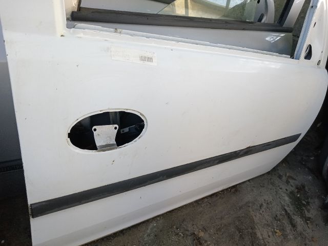 bontott OPEL COMBO Jobb első Ajtó (Részeivel)