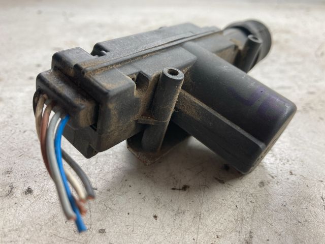 bontott OPEL COMBO Jobb első Központizár Motor