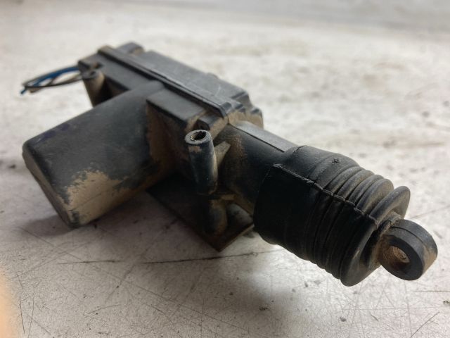 bontott OPEL COMBO Jobb első Központizár Motor