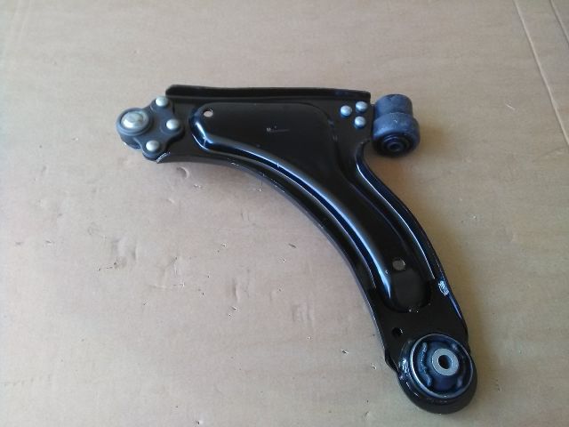 bontott OPEL COMBO Jobb első Lengőkar