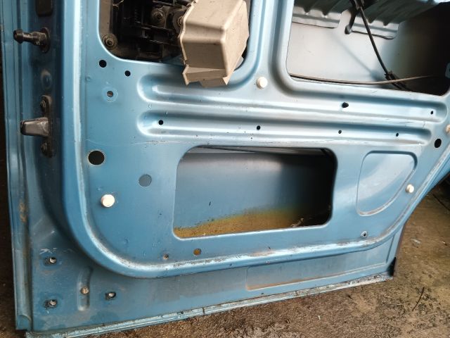 bontott OPEL COMBO Jobb Tolóajtó (Részeivel)