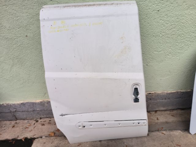 bontott OPEL COMBO Jobb Tolóajtó (Részeivel)