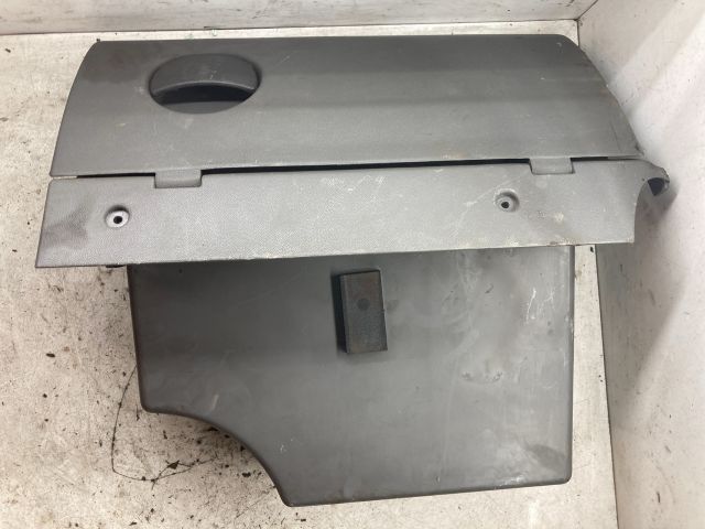 bontott OPEL COMBO Kesztyűtartó