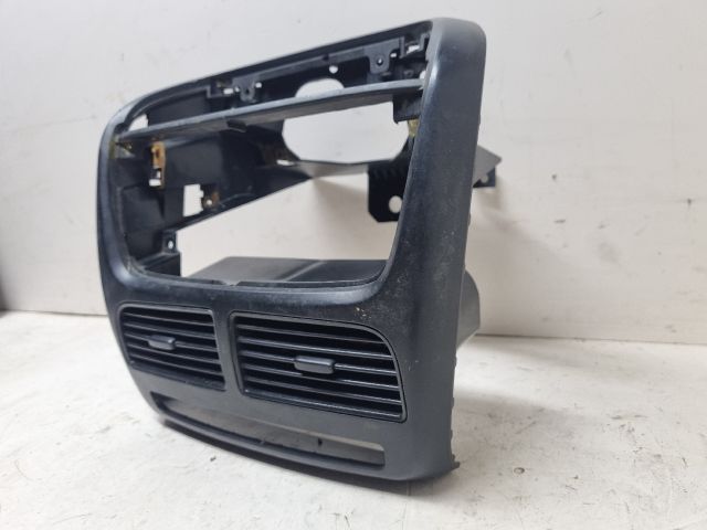 bontott OPEL COMBO Középső Szellőző