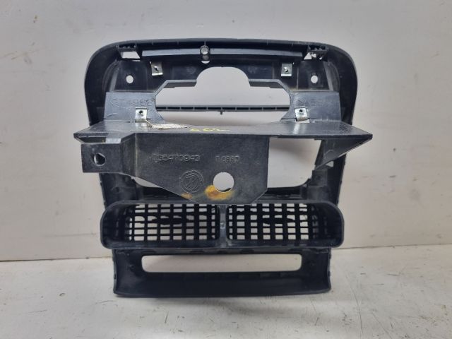 bontott OPEL COMBO Középső Szellőző