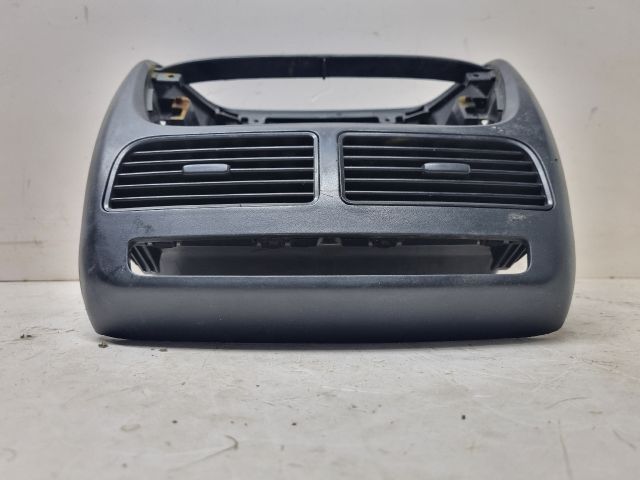 bontott OPEL COMBO Középső Szellőző