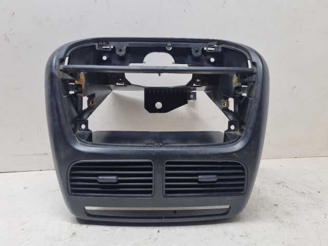 bontott OPEL COMBO Középső Szellőző