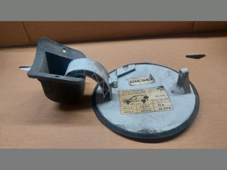 bontott OPEL COMBO Tankajtó