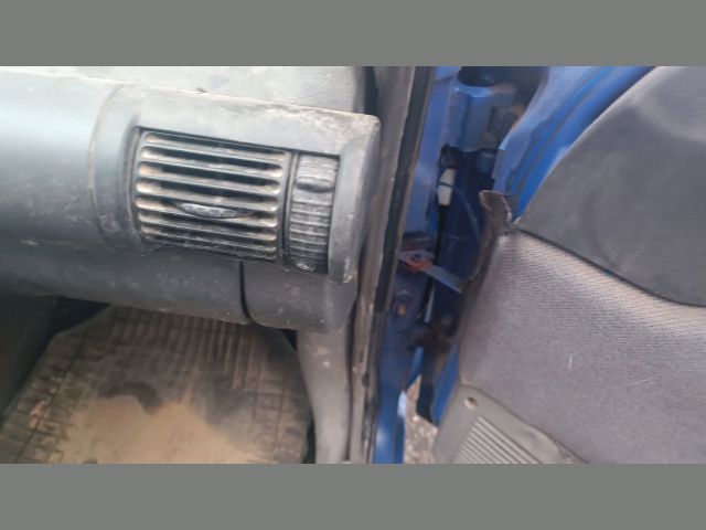 bontott OPEL COMBO Tankajtó