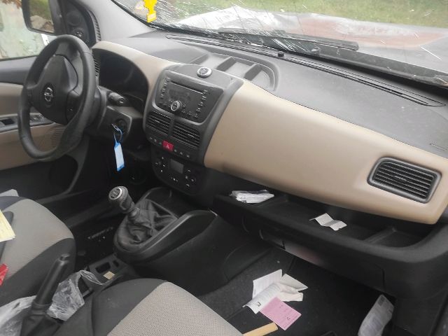 bontott OPEL COMBO Váltószoknya