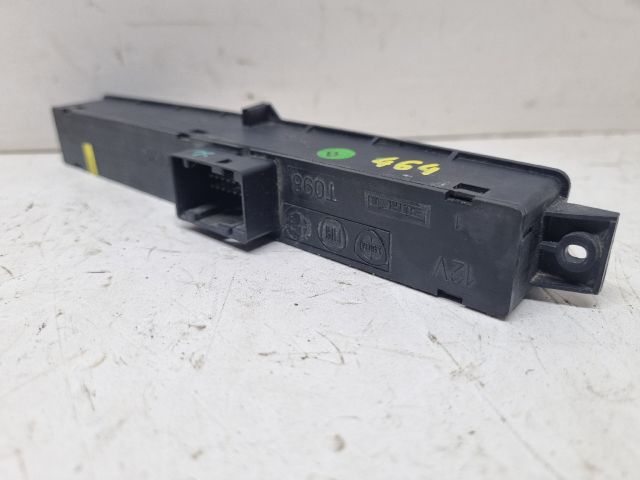 bontott OPEL COMBO Vészvillogó Kapcsoló