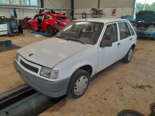 bontott OPEL CORSA A Központi Injektor