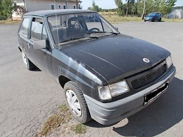 bontott OPEL CORSA A Bal első Ajtózár