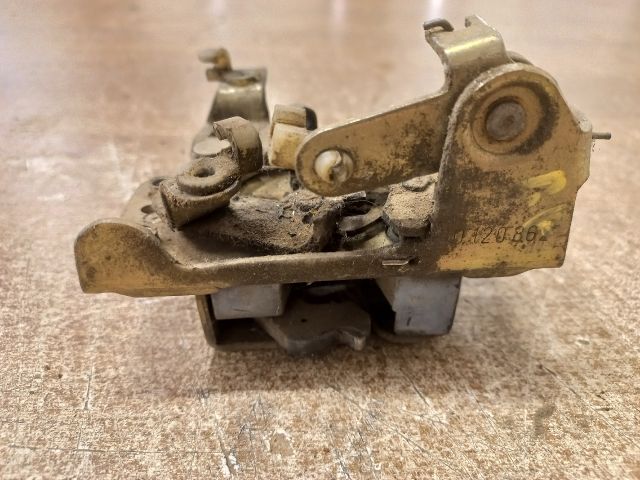 bontott OPEL CORSA A Bal első Ajtózár