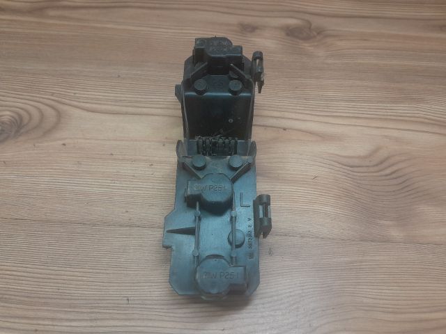 bontott OPEL CORSA A Bal Hátsó Lámpa Foglalat