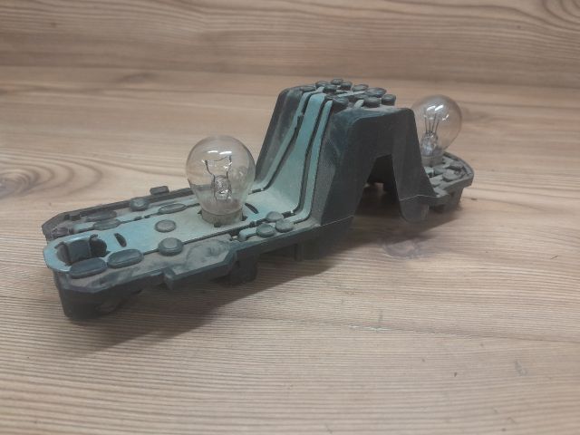 bontott OPEL CORSA A Bal Hátsó Lámpa Foglalat