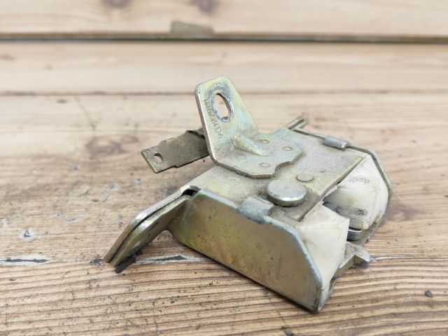 bontott OPEL CORSA A Csomagtérajtó Zárszerkezet