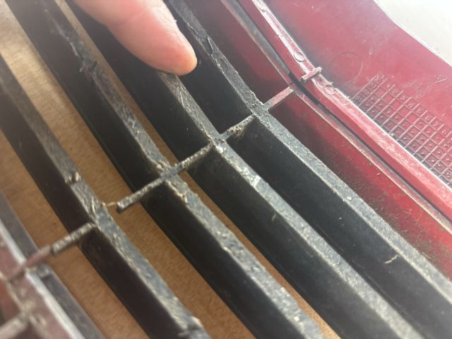 bontott OPEL CORSA A Hűtőrács