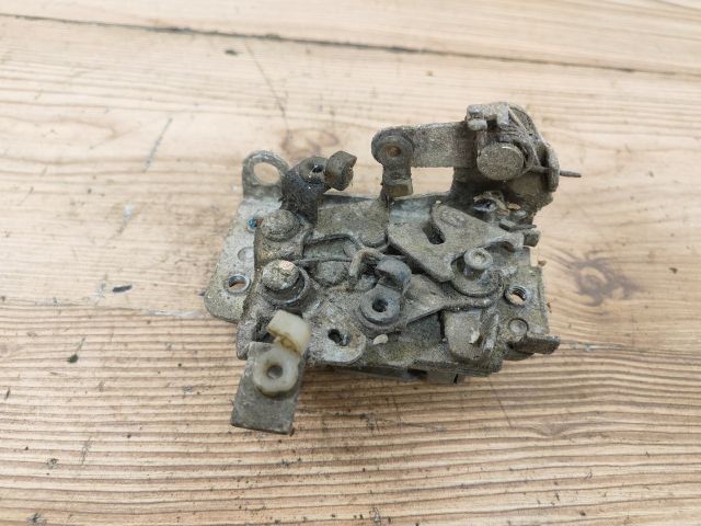 bontott OPEL CORSA A Jobb első Ajtózár