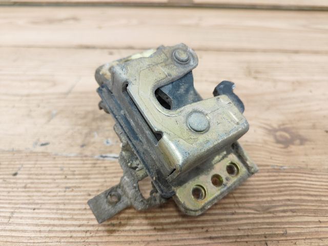 bontott OPEL CORSA A Jobb első Ajtózár