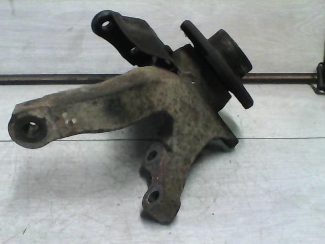 bontott OPEL CORSA B Bal első Csonkállvány Kerékaggyal