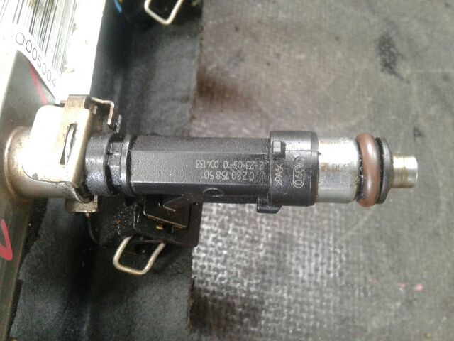 bontott OPEL CORSA B Porlasztó Sor / Híd