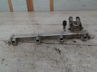 bontott OPEL CORSA B Porlasztó Sor / Híd