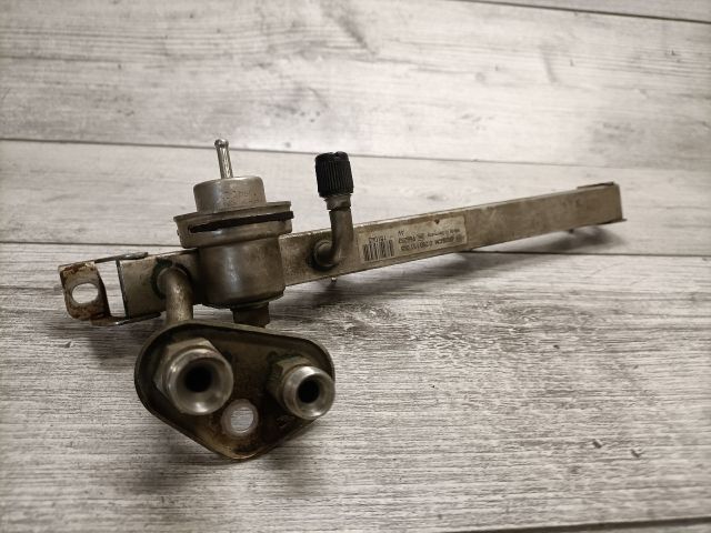 bontott OPEL CORSA B Porlasztó Sor / Híd