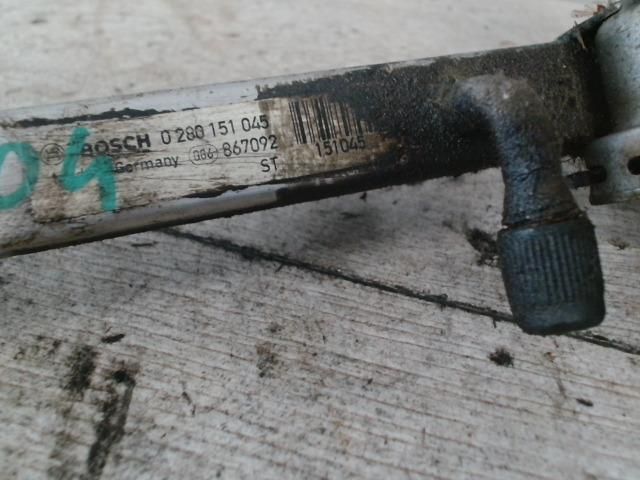 bontott OPEL CORSA B Porlasztó Sor / Híd