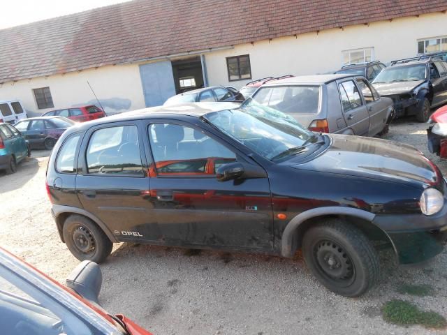 bontott OPEL CORSA B Porlasztó Sor / Híd