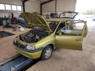 bontott OPEL CORSA B Bal első Gólyaláb (Lengécsillapító, Rugó)