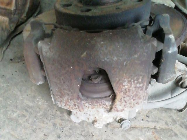 bontott OPEL CORSA B Jobb első Féknyereg Munkahengerrel