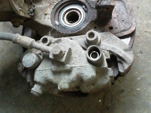 bontott OPEL CORSA B Jobb első Féknyereg Munkahengerrel