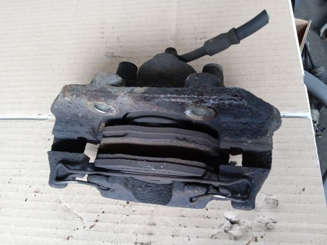 bontott OPEL CORSA B Jobb első Féknyereg Munkahengerrel