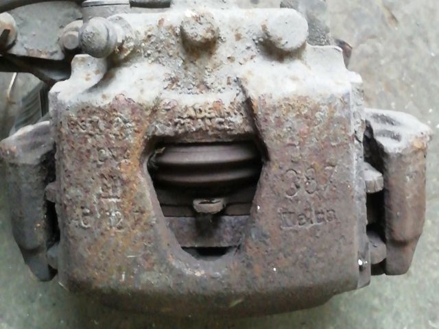 bontott OPEL CORSA B Jobb első Féknyereg Munkahengerrel