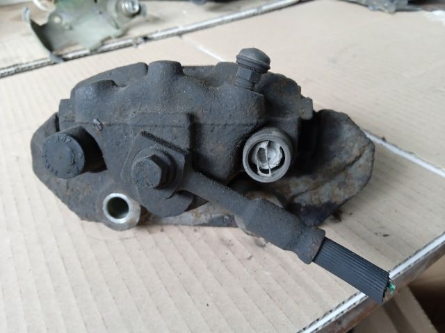 bontott OPEL CORSA B Jobb első Féknyereg Munkahengerrel