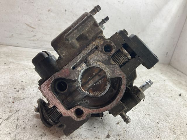 bontott OPEL CORSA B Központi Injektor