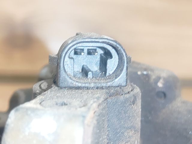 bontott OPEL CORSA B Központi Injektor