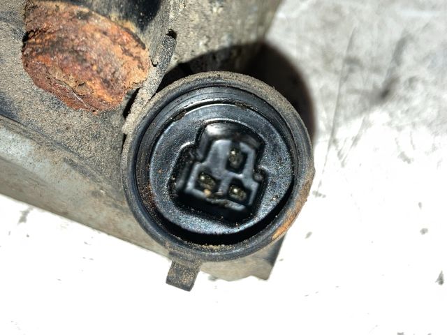 bontott OPEL CORSA B Központi Injektor