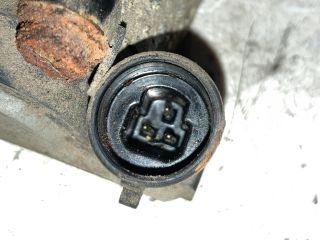 bontott OPEL CORSA B Központi Injektor