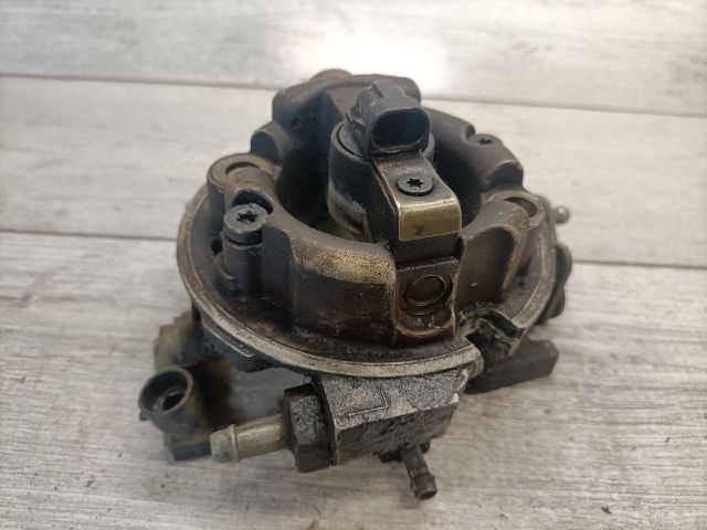 bontott OPEL CORSA B Központi Injektor