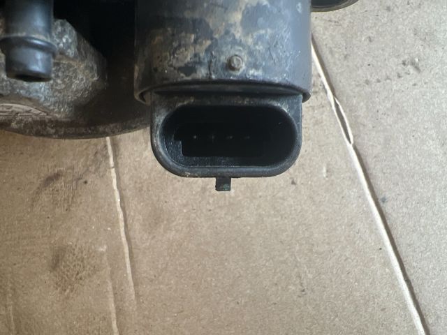 bontott OPEL CORSA B Központi Injektor